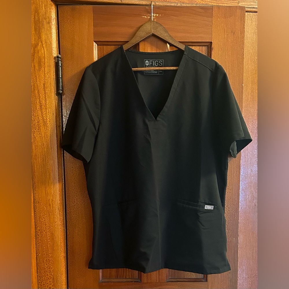 Figs Casma Three-Pocket Scrub Top